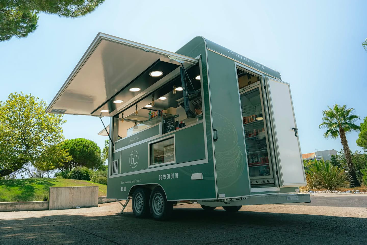 Le camion, portes ouvertes